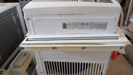 Frigidaire 12,000 BTU