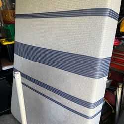 Full size bed and box spring