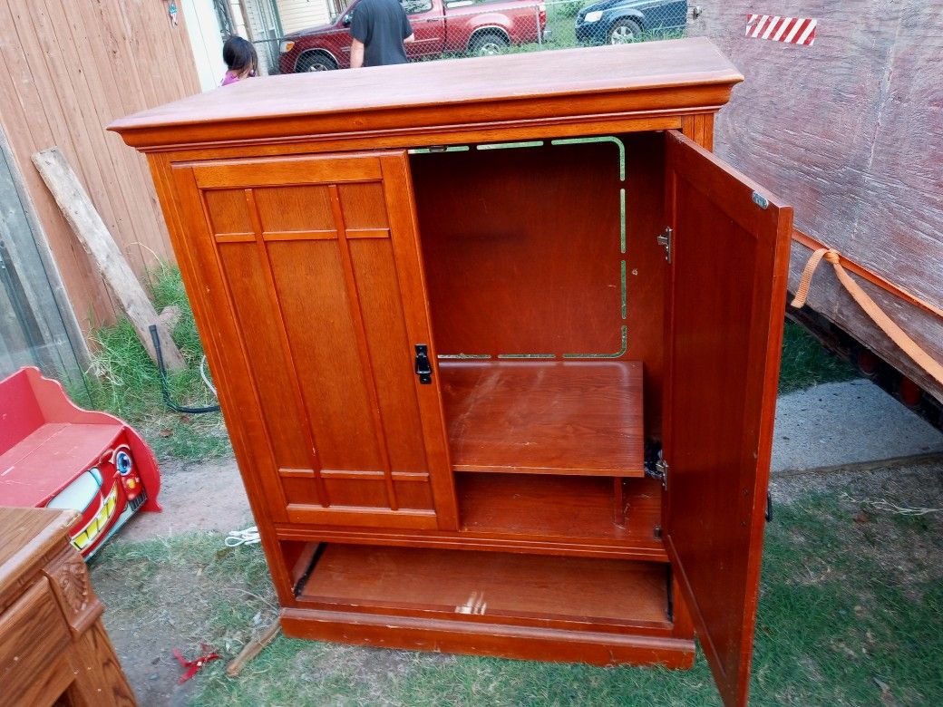Tv stand