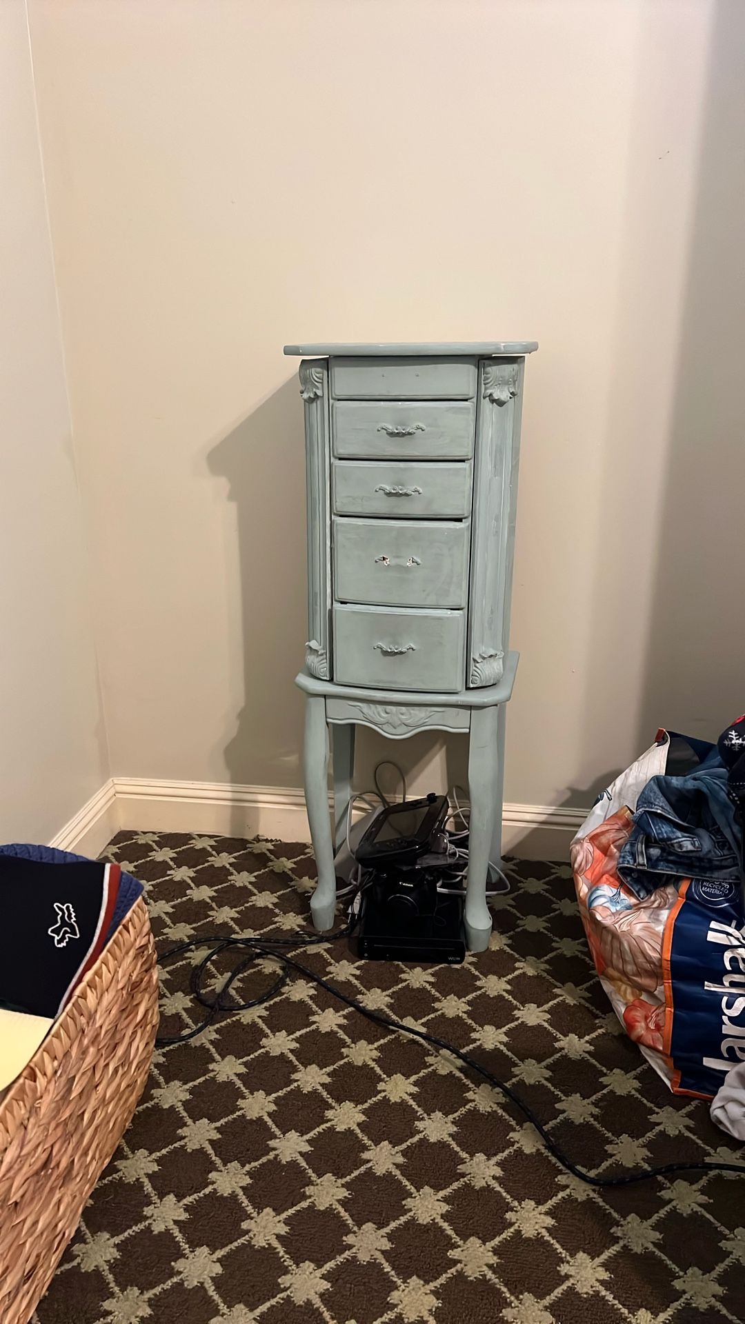 Jewelry Stand