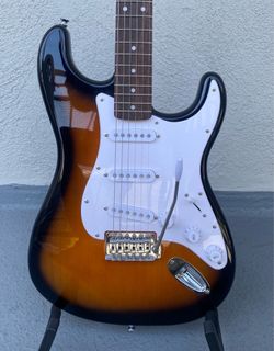 AVAILABLE TSB Fender Debut Series Squier Affinity Stratocaster - Read the description BEFORE you message me, please