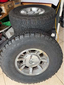 Hummer H2 rims with tires BFGOODDRICH LIKE NEW T315/70R17