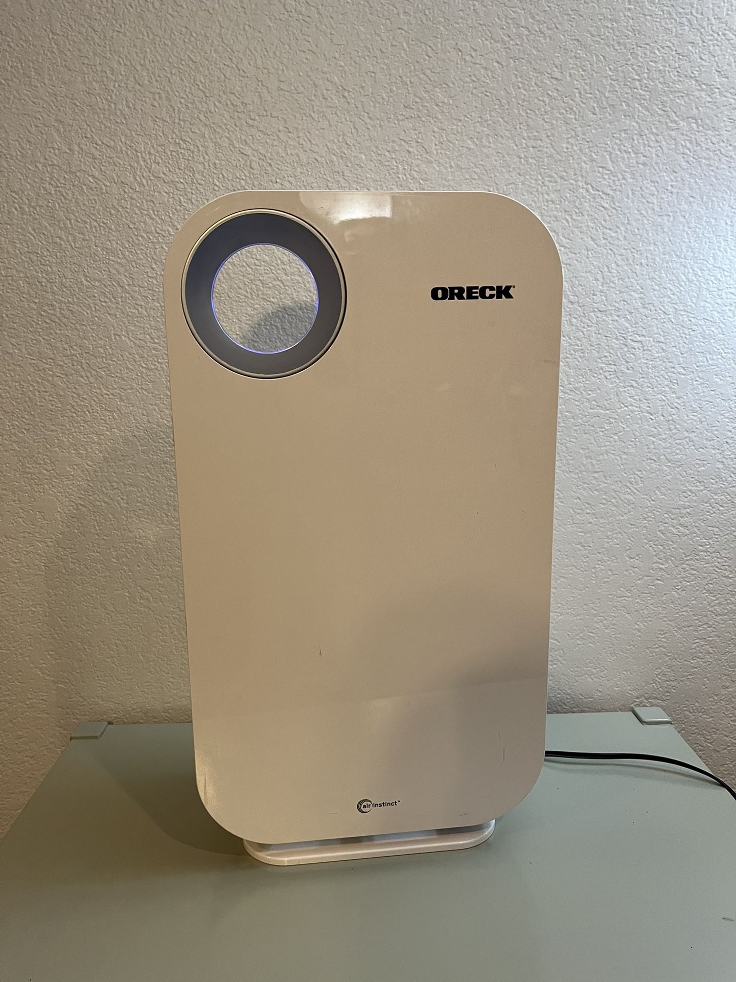 Oreck Air Instinct HEPA Air Purifier