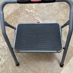 RUBBERMAID  ONE  STEP  STEPSTOOL WHICH  FOLDS FOR  EASY STORAGE