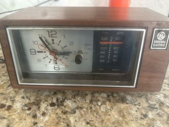Vintage GE Wood grain alarm clock radio WORKS GREAT