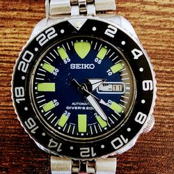 Seiko  automatic 42mm refurbished divers. Like New.