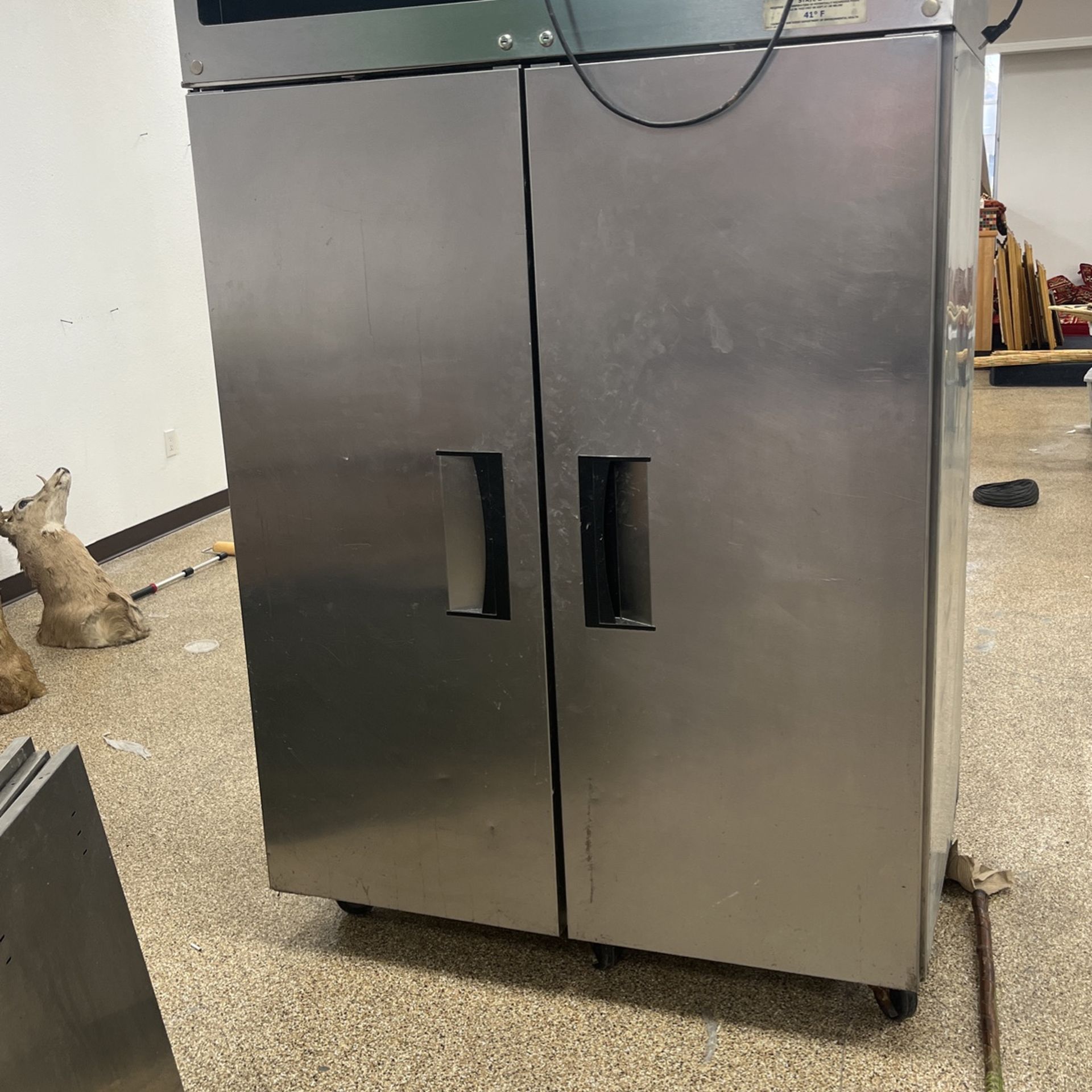 Restaurant Refrigerator Or Freezer 