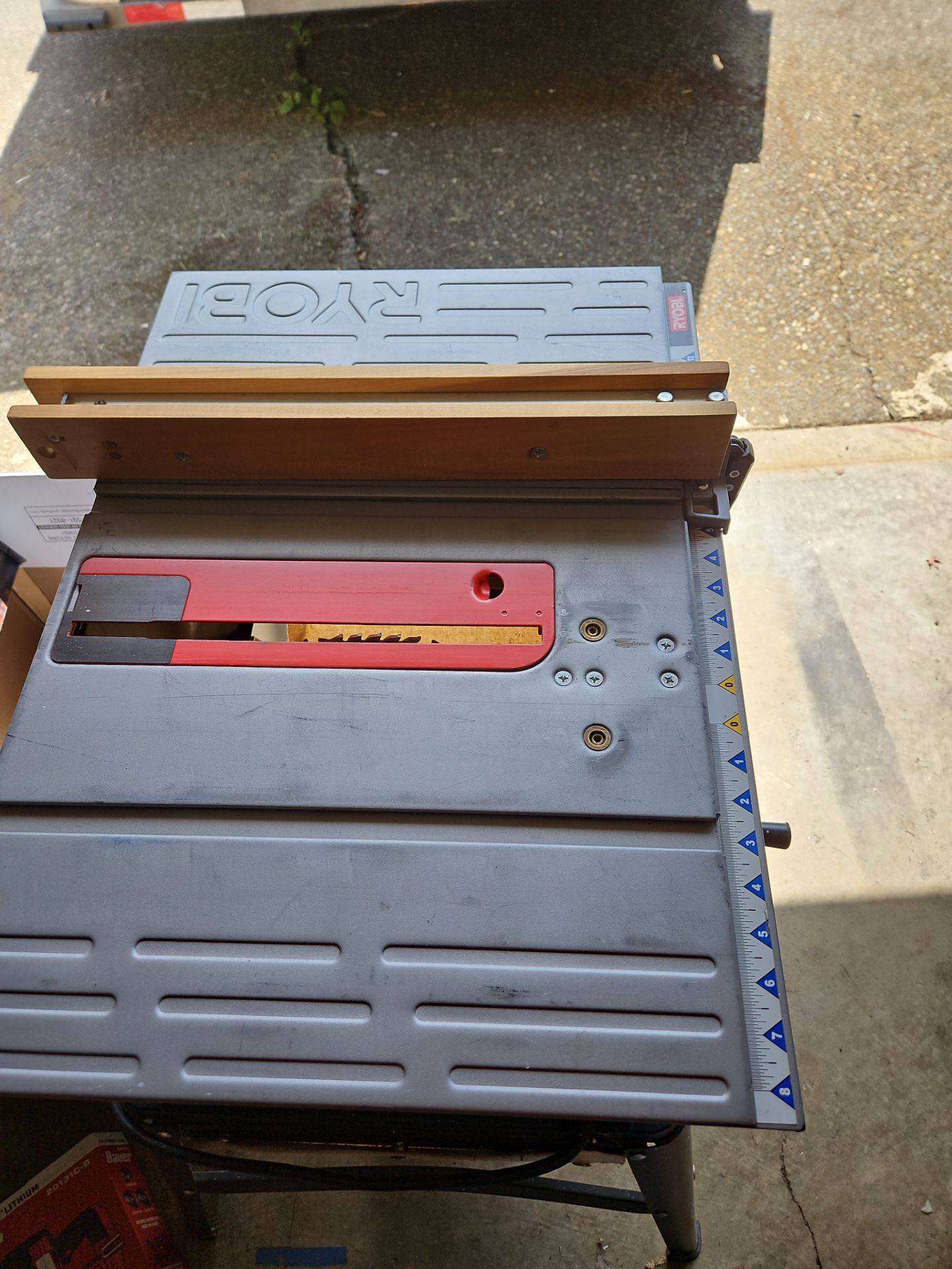 Ryobi RTS10 Table Saw 10