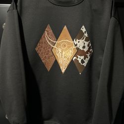 Women’s Size Large Geometric Bohemian Bull Skull Sweatshirt Pullover