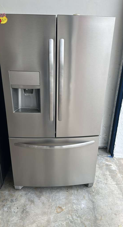 Stainless French Door Fridge – Water & Ice, 36in (Brand not shown)