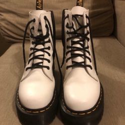 Dr Martens platform Jadon boot