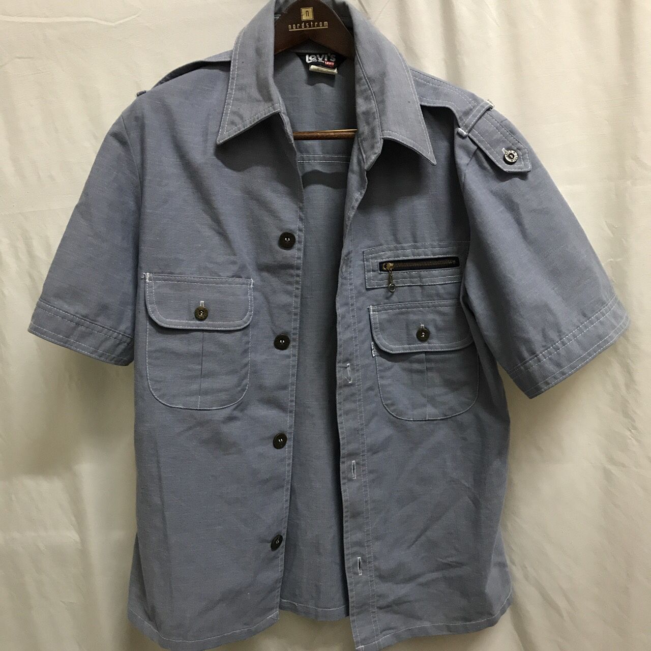 Vintage Levi’s Short Sleeve Men’s Shirt Size Small
