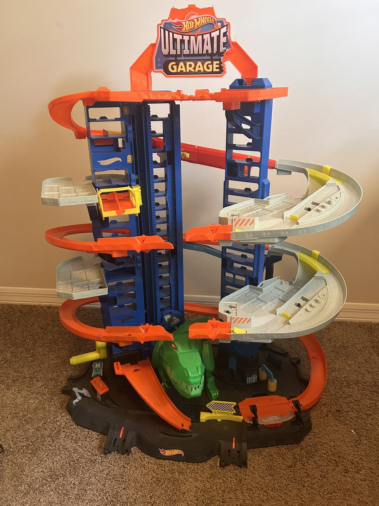 Hot Wheels Dinosaur Ultimate