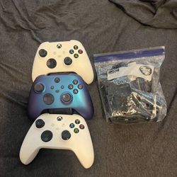 Xbox One Series S Wireless Controllers w/Recharging Station/Batteries