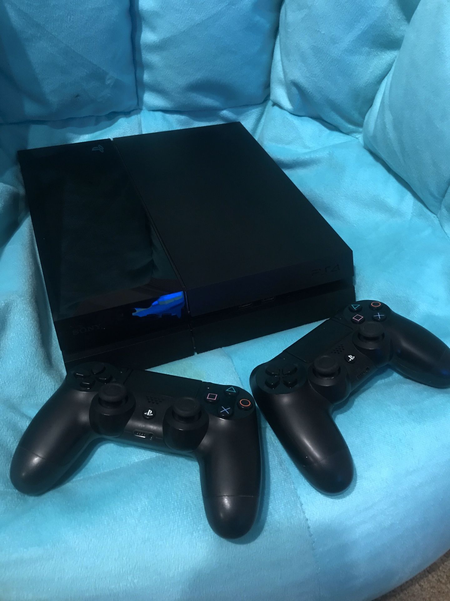 PS4 Bundle Like New