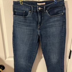 Women’s Levi Strauss & Co 311 Shaping Skinny Capri Jeans Size: 30
