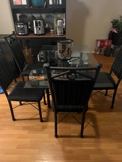 MOVING SALE - Dining Table set