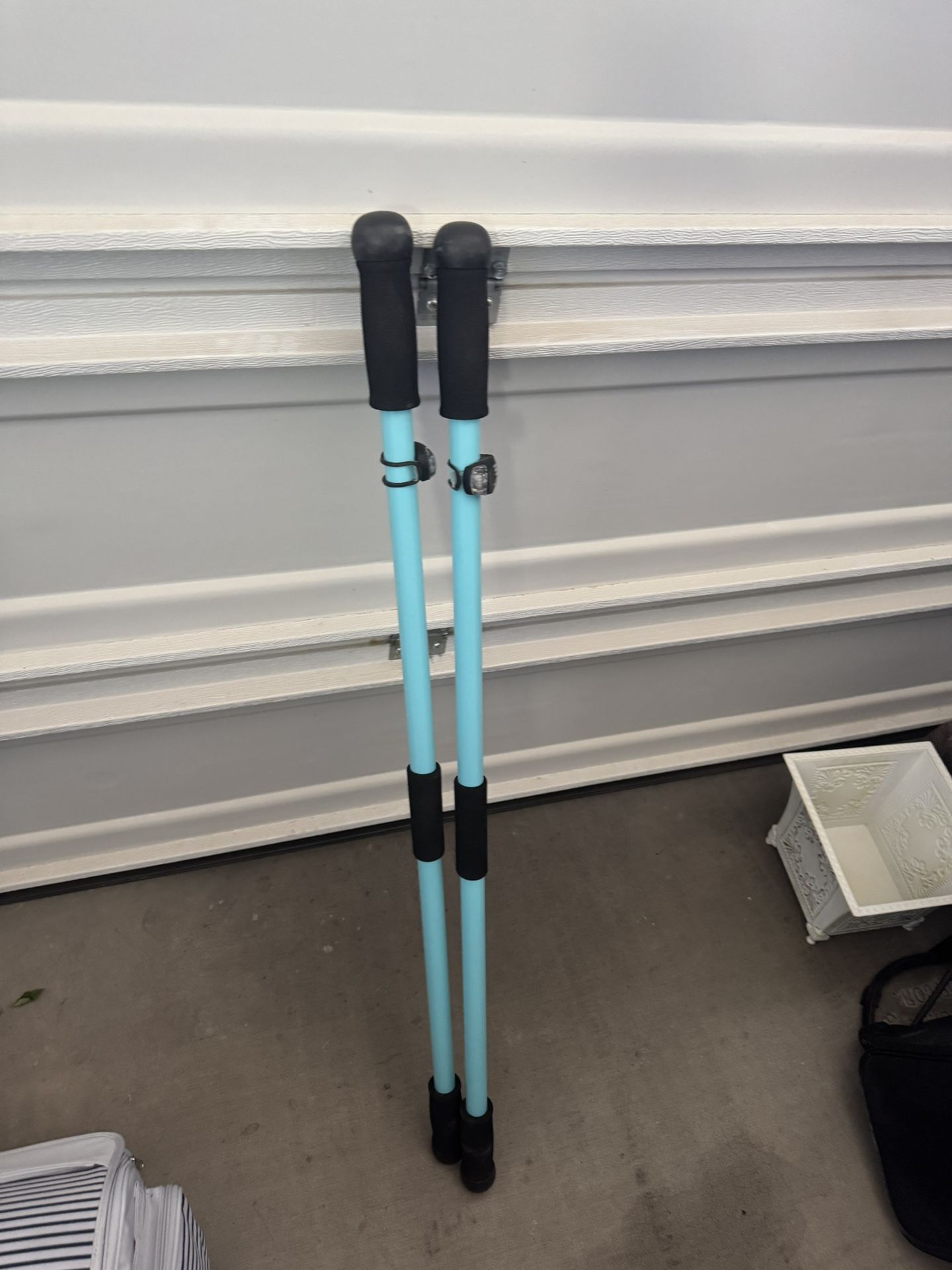 Jetti Walking Sticks