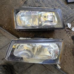 2003 To 2006 Silverado And Chevy Avalanche Upper  Headlights 
