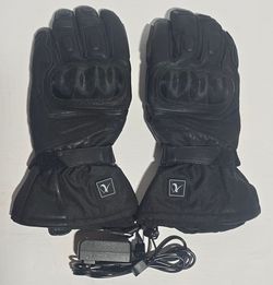 Cordless heated motorcycle riding gloves