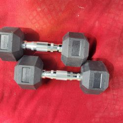 SET OF 15LB RUBBER COATED HEXHEAD DUMBBELLS
 TOTAL 30LB
11525 S HALSTED  DUNKINDONUTS/7111.S WESTERN WALGREENS 
35$   CASH ONLY  AS IS