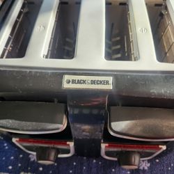 BLACK & DECKER 4 SLICE TOASTER