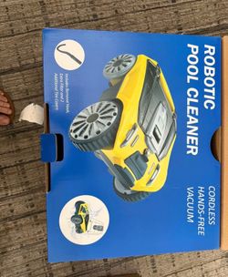 NEW Robotic Pool vacuum