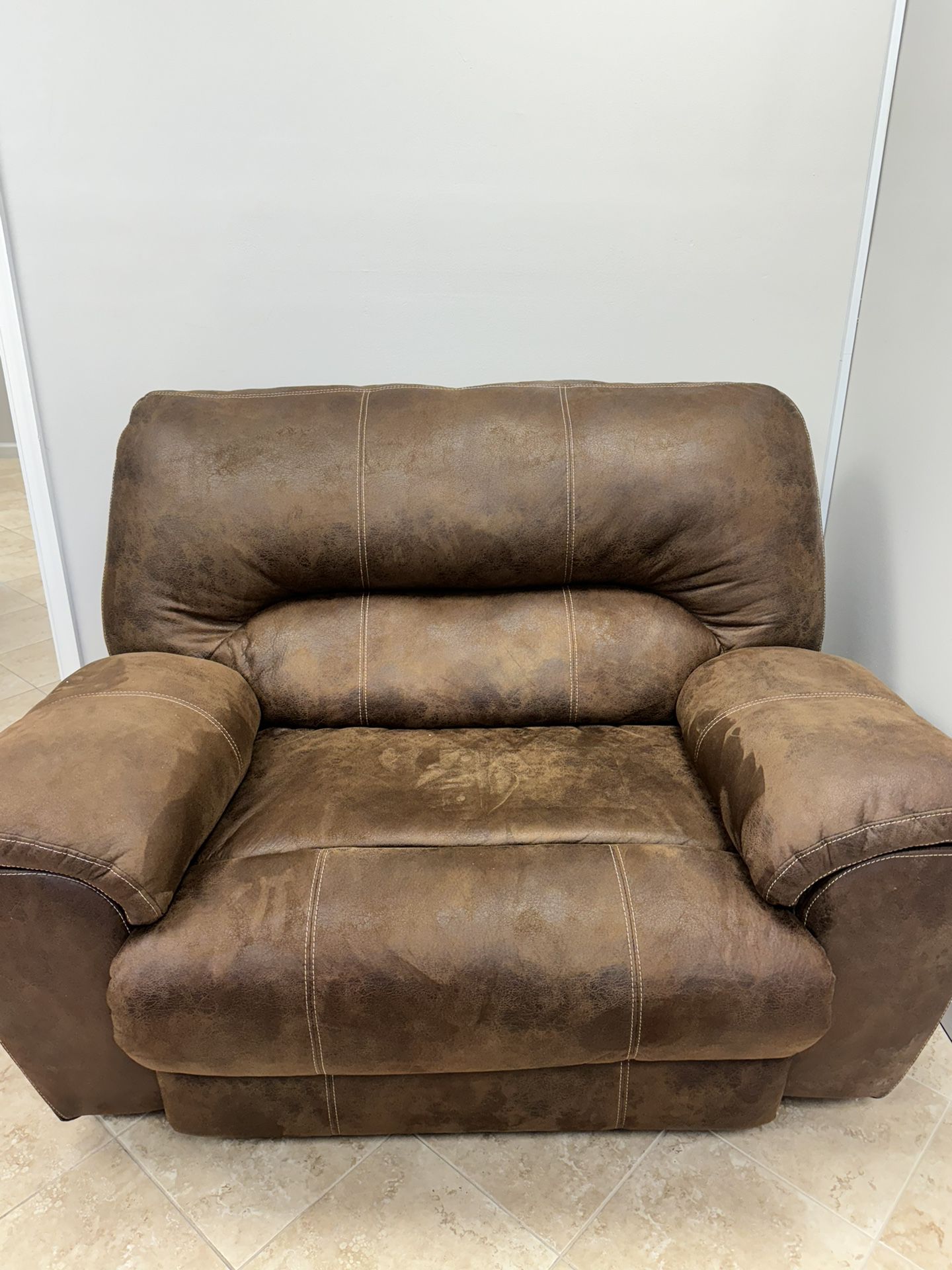 Large wide recliner FREE