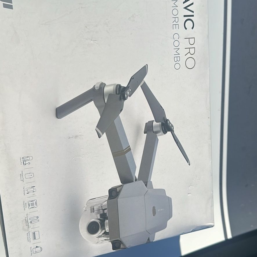 Mavic Pro Fly More Bundle ** ONLY 26 MINUTES OF FLIGHT TIME **