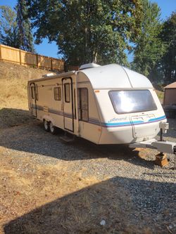 1995 Award 727 Travel Trailer