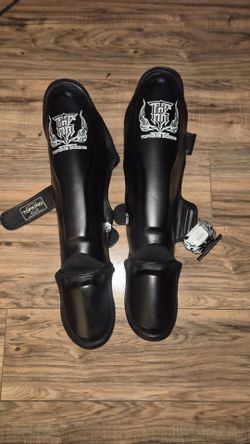 TOP KING MUAY THAI SHIN GUARDS LARGE