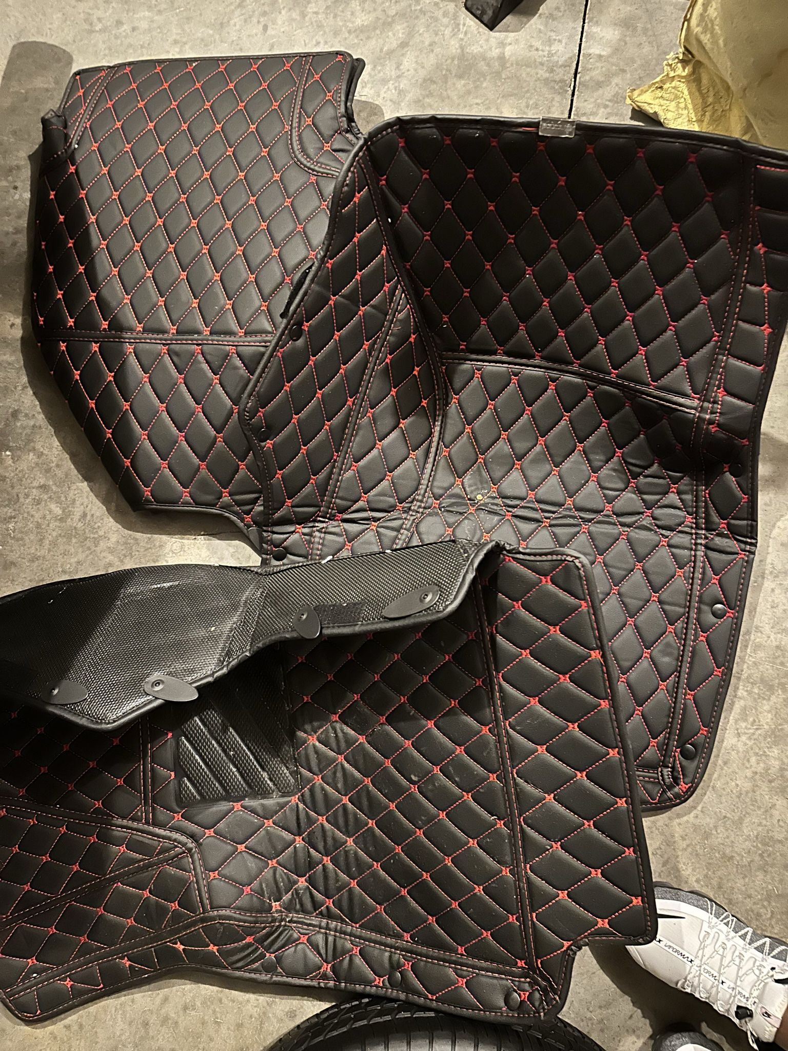 Audi Red/black Floor Mats