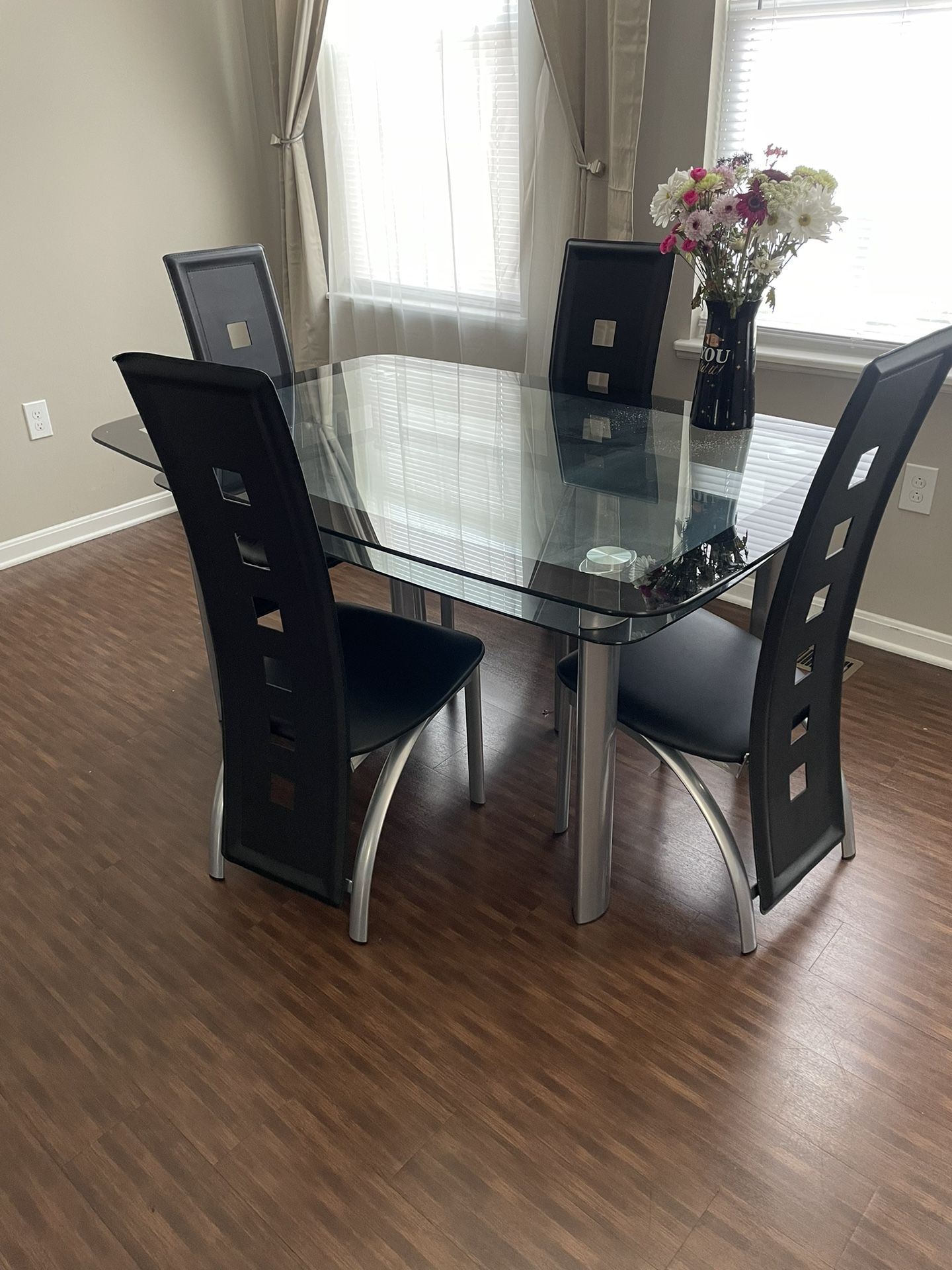 Dining Room Table 