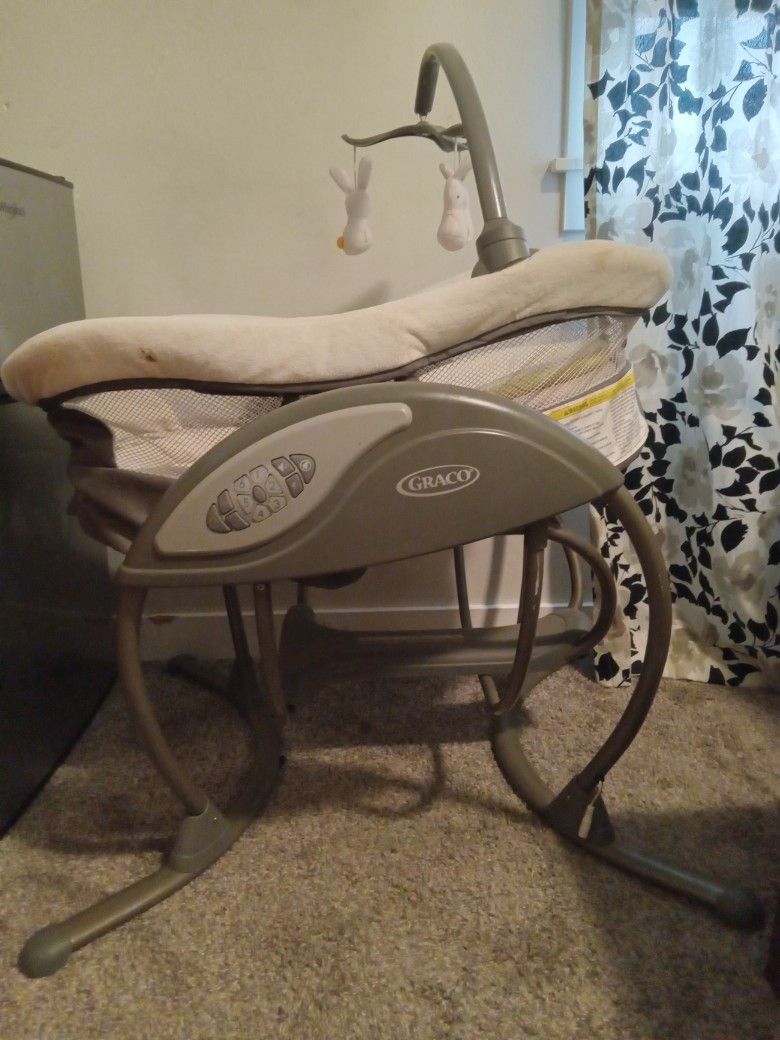 Graco Duo Glide Bassinet