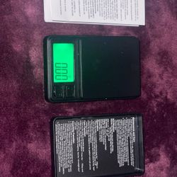 Portable Scale Starts At .001To 1000g New With Batteries 