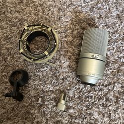 Professional studio mic MXL 990