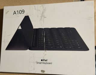 Brand New Unused Apple Smart Keyboard