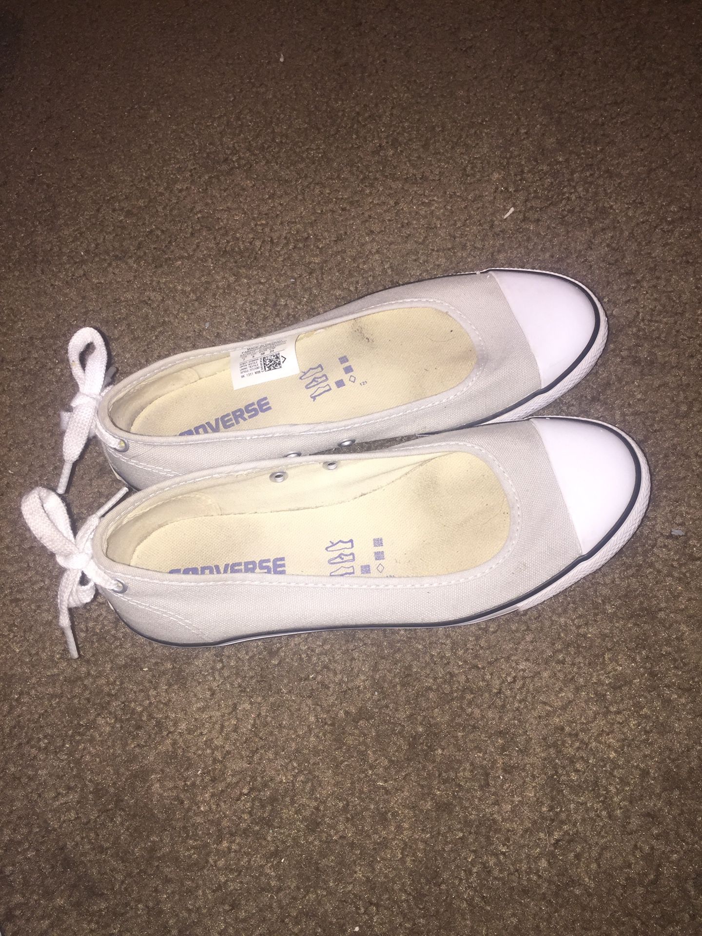 Size 7 Converse