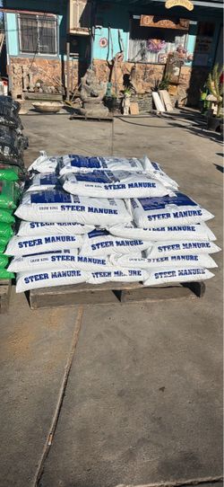GROW KING Steer Manure — $7 a Bag