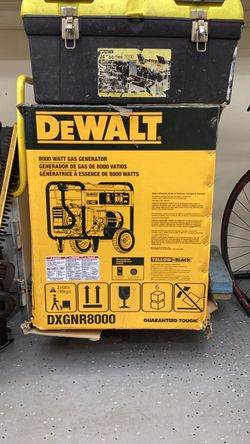 DeWalt 8000 Watt Gas Generator DXGNR8000