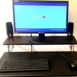 Fully Customized Windows XP Computer Desktop with speakers, monitor, keyboard and Mouse