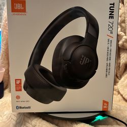 JBL Tune 720BT Over-Ear Wireless Bluetooth Headphones (Black)