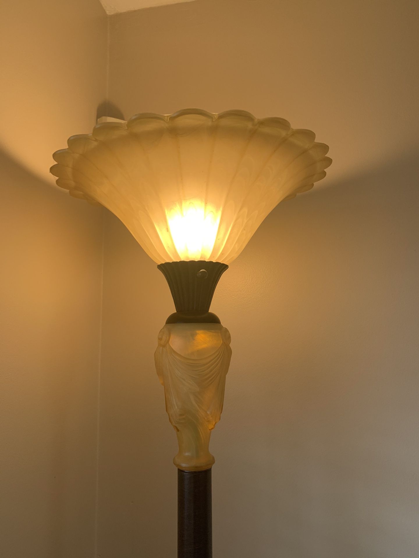 Floor lamp