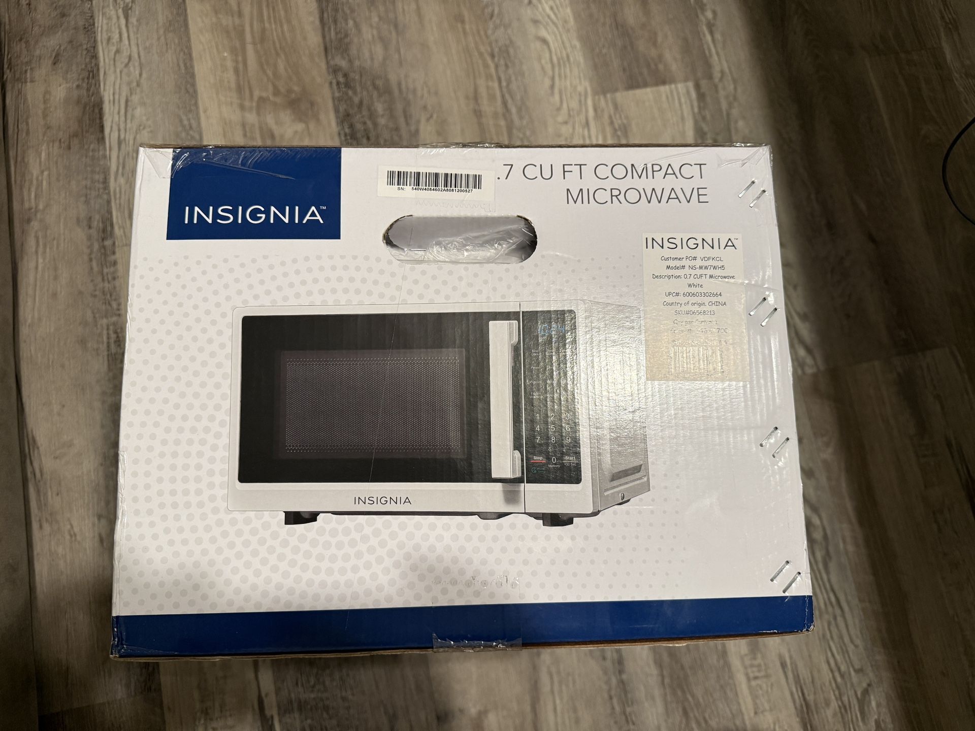 Insignia Microwave
