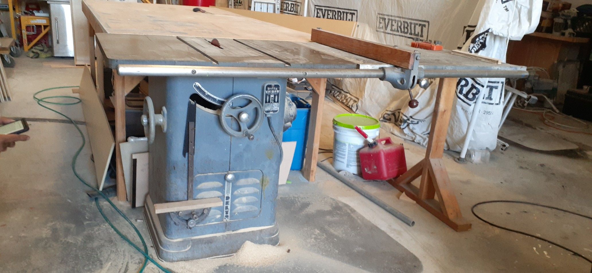 Old sxhool delta 6' table saw