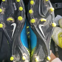Hypervenoms Soccer Cleats Size 7 