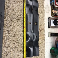 Lawn Tractor 42-in Deck Mulching Blade 139775/(contact info removed)01