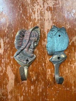 Vintage Cast Iron Granny & Little Girl Wall Hooks – Pair – Rustic Farmhouse Cottage Decor