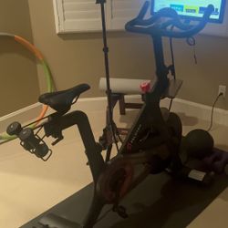 Peloton V4