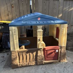 Playhouse/kitchen/Slide 